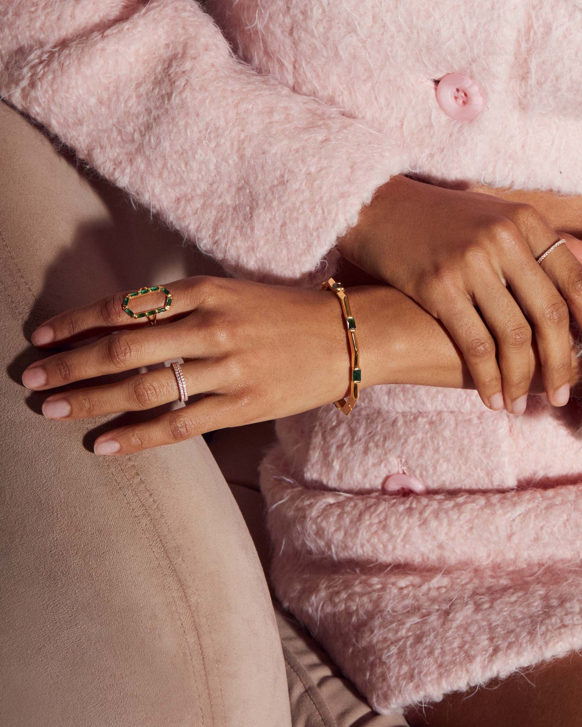 Ora Ana Isla Ring styled on the hand