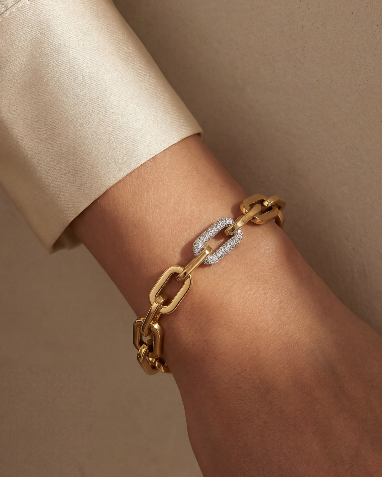 Close crop of the Daphne MM Link Bracelet, Ora Ana stainless steel jewelry