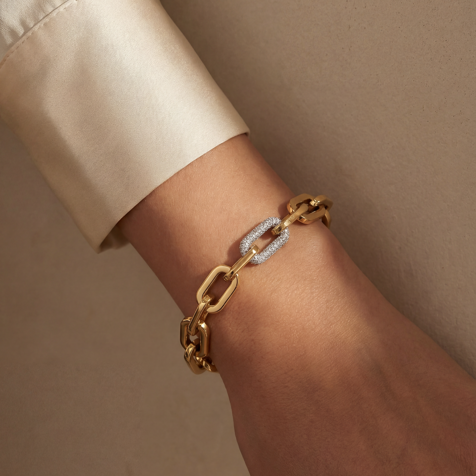 Close crop of the Daphne MM Link Bracelet, Ora Ana stainless steel jewelry