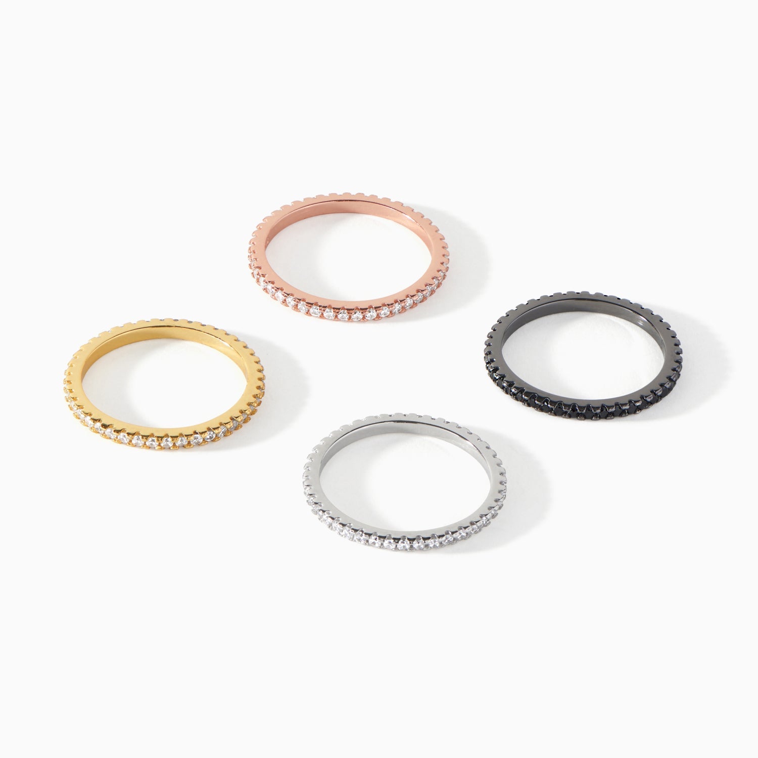 Detail of the pave stone row on the Ora Ana Isla Ring