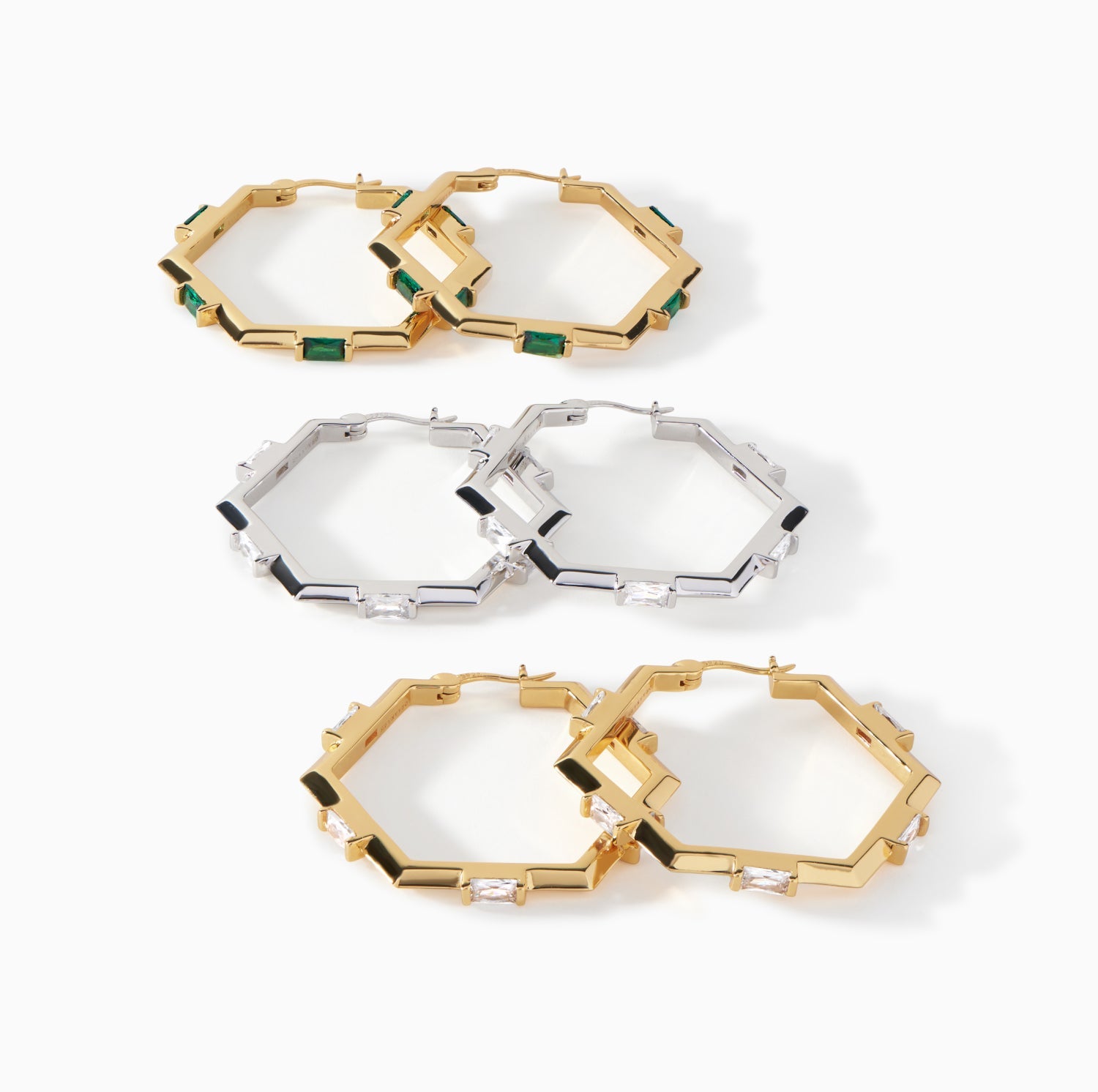 Size reference for the medium Claire Hoop Earrings, 40mm outer diameter